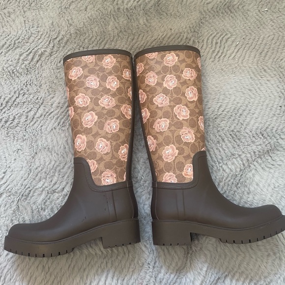Coach Rainboot With Signature Floral Print - Picture 5 of 6